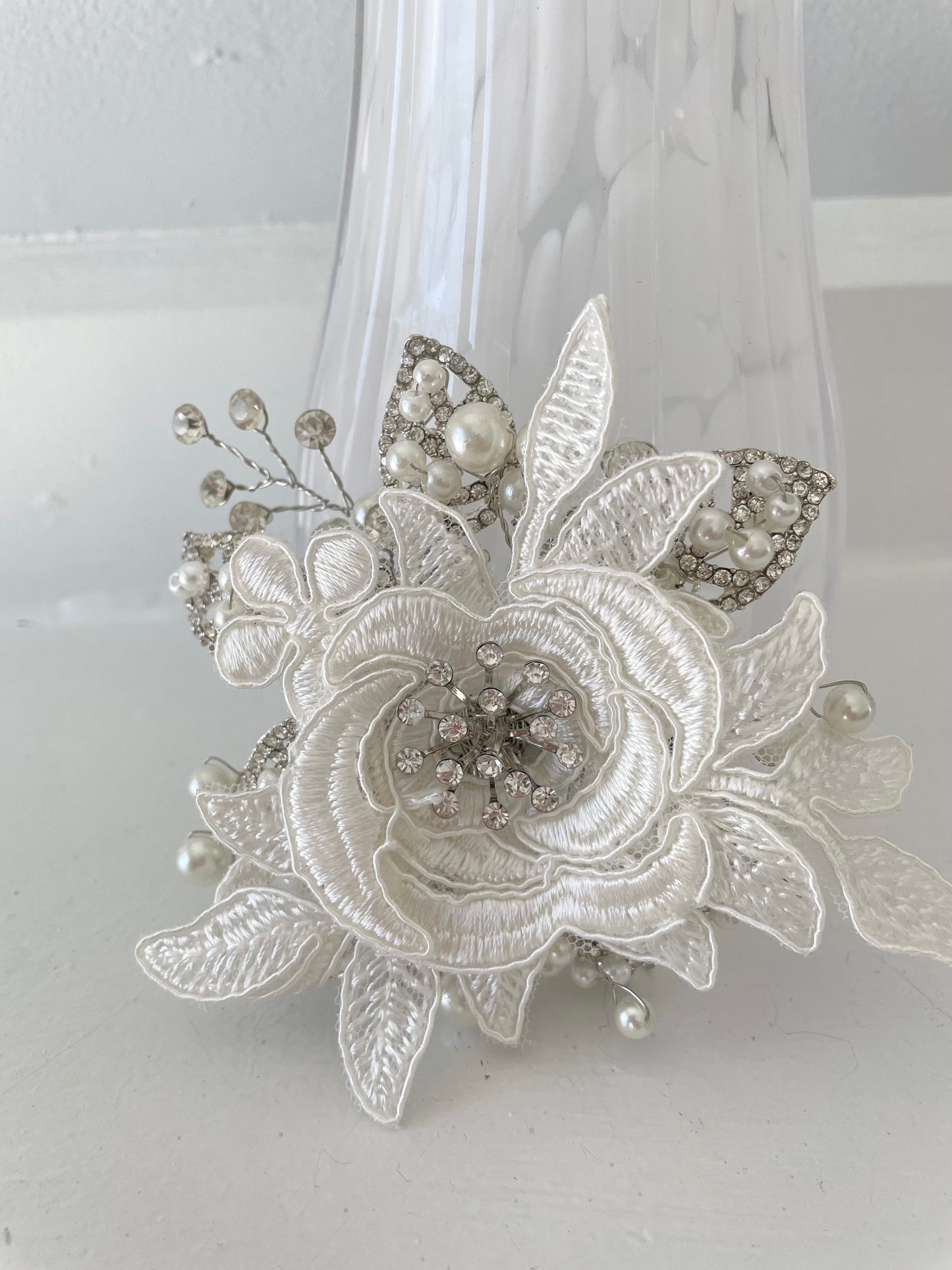 Mia White & Silver Rhinestone & Pearl Floral Comb
