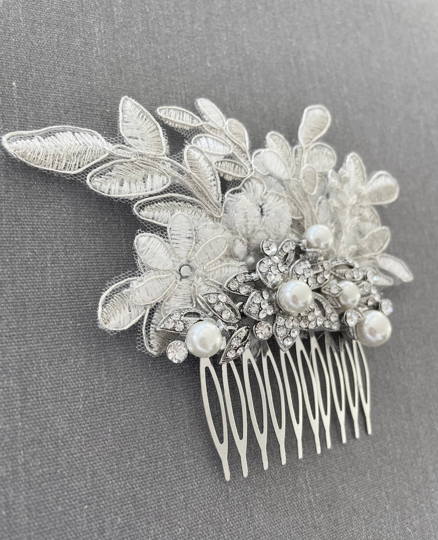 Lidia Leaves and Pearls Hair Comb