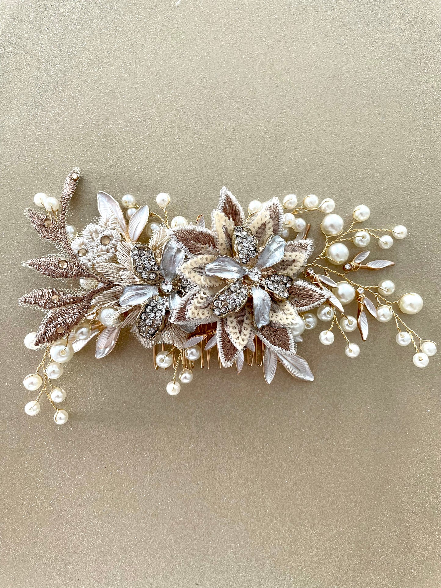 Glinda Golden Floral & Pearls Hair Comb