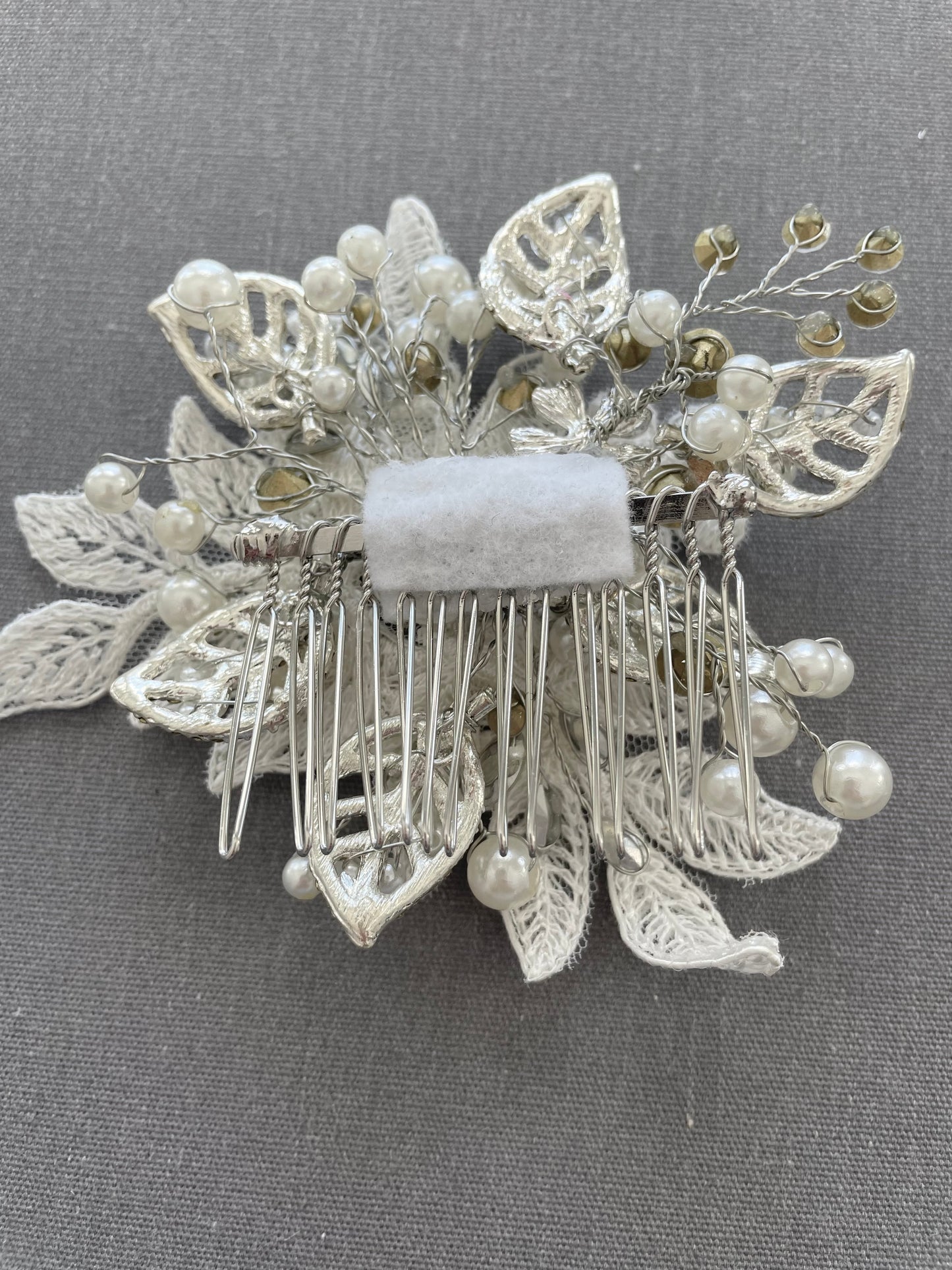 Mia White & Silver Rhinestone & Pearl Floral Comb