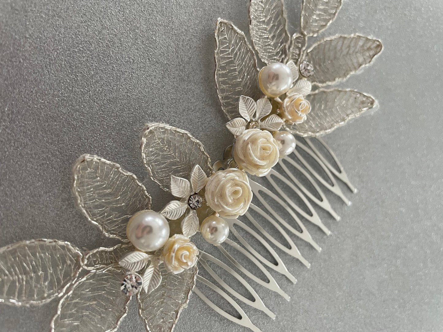 Veronica Vine Roses Hair Comb