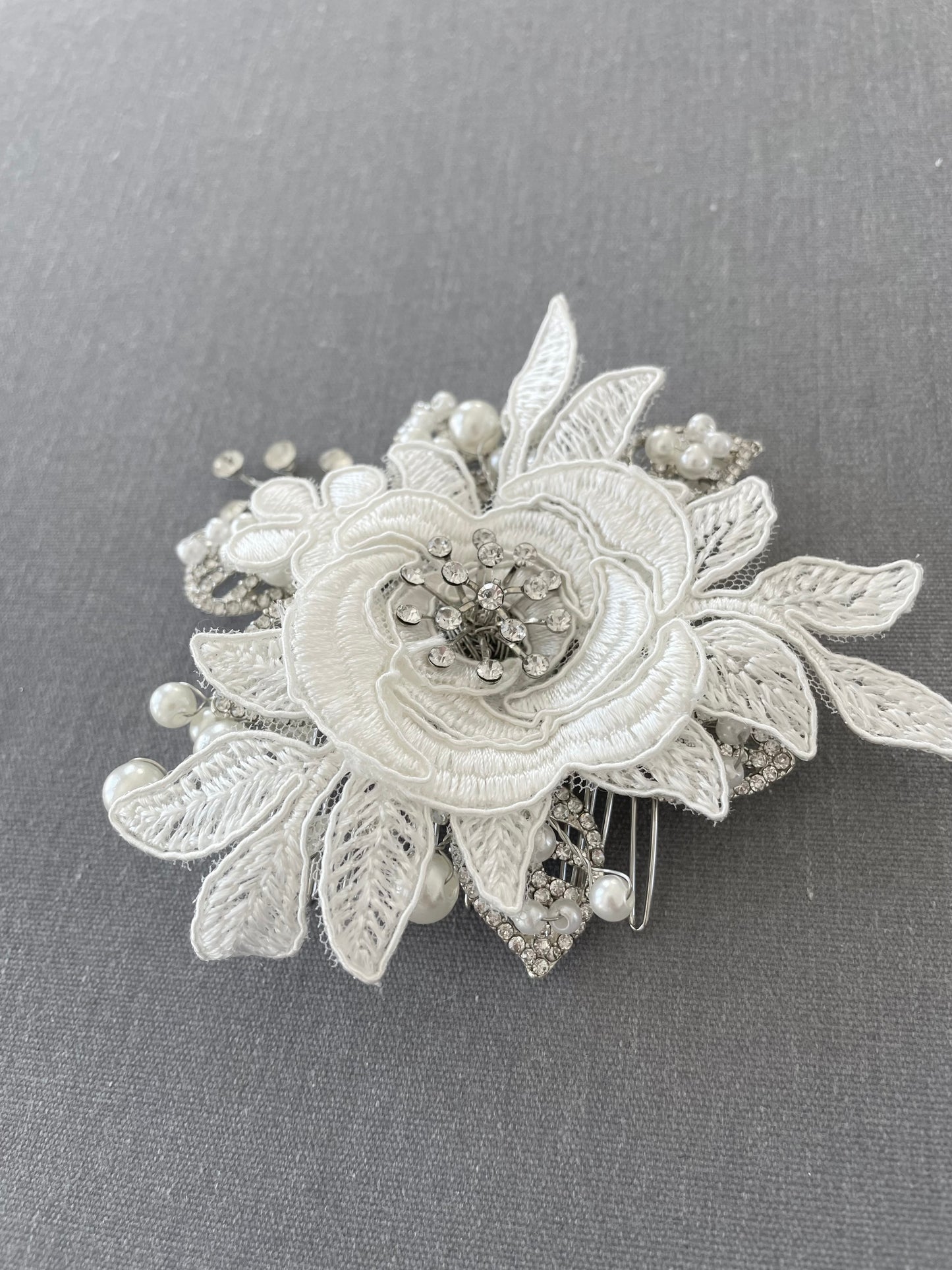 Mia White & Silver Rhinestone & Pearl Floral Comb