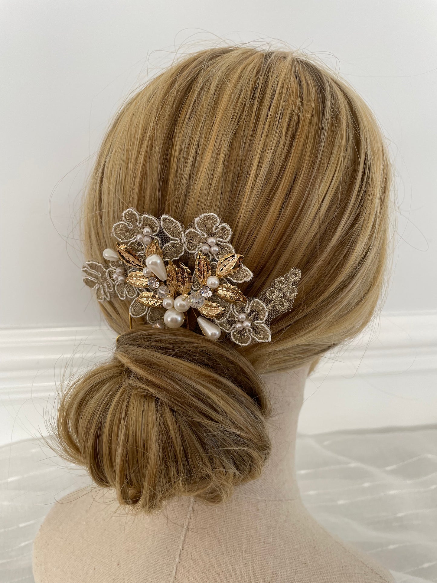 Lovett Golden Pearl Floral Hair Pin